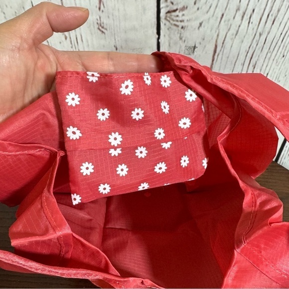 KATE SPADE reusable grocery bag in Red Nylon material - Picture 7 of 11